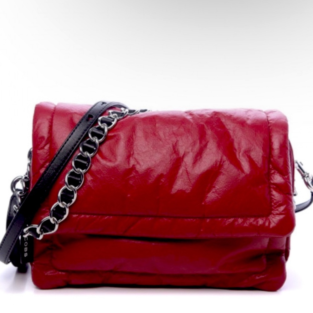 New never worn authentic MARC JACOBS Lambskin
The Pillow Bag in Red